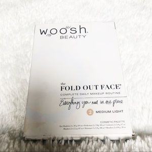 Whoosh Beauty The Fold Out Beauty New